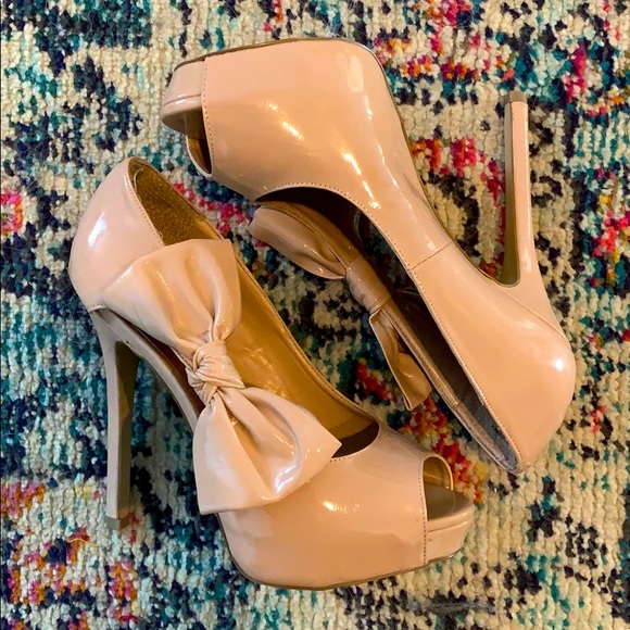 Steve Madden Nude Peep-Toe Pumps - Picture 5 of 5